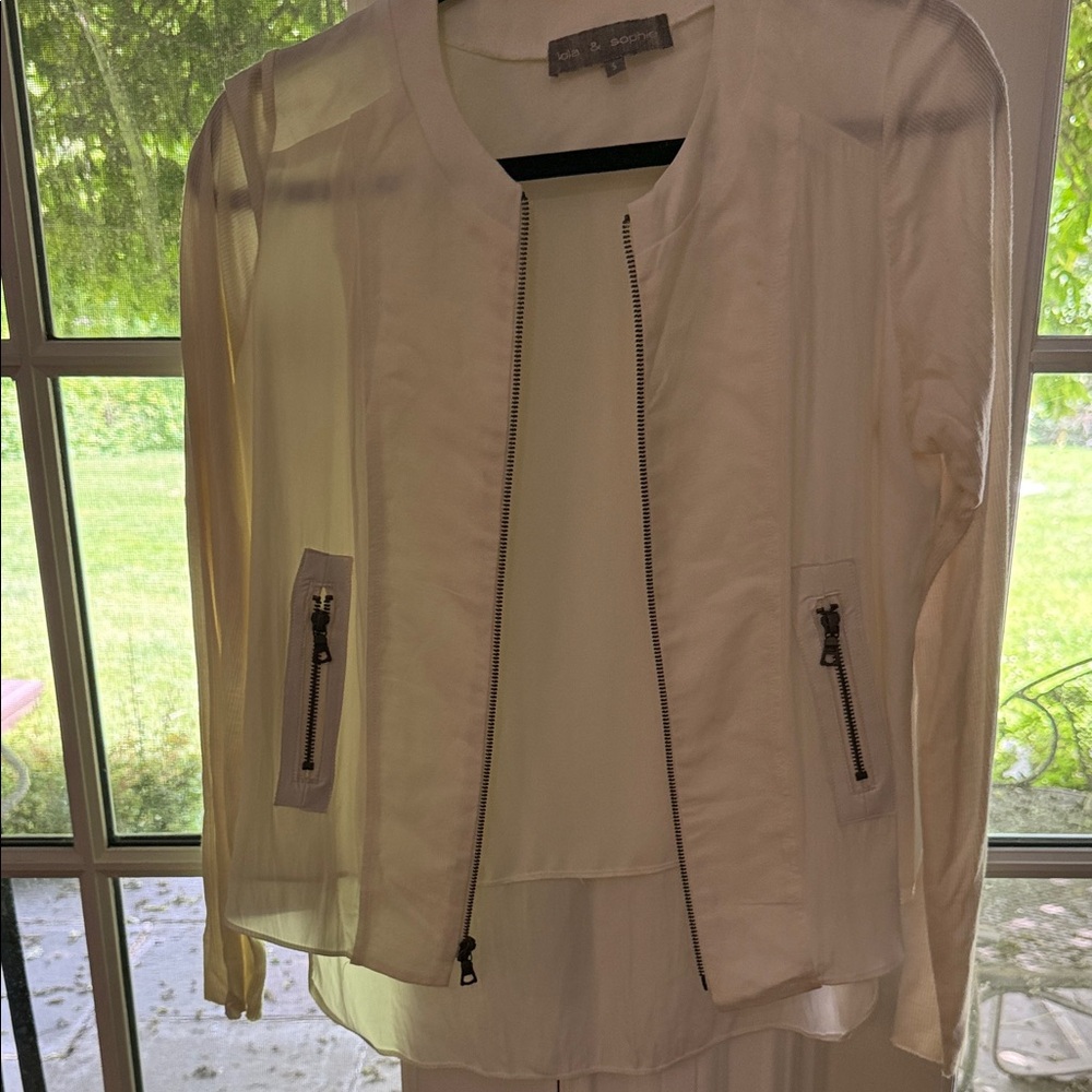 Vero Moda Light Cream Bomber Jacket with Zipper Pockets